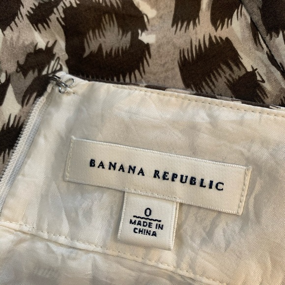 Banana Republic 100% Silk Animal Print Work Skirt - Picture 4 of 6
